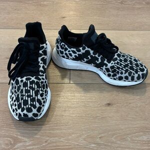 Adidas Leopard Tennis Shoes 8 1/2